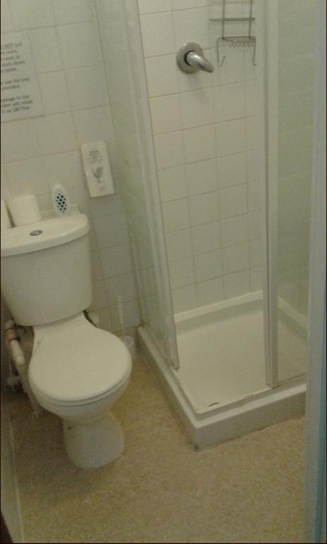 Triple Room with Shower (2 Adults +1 Child),256456869:JPEG